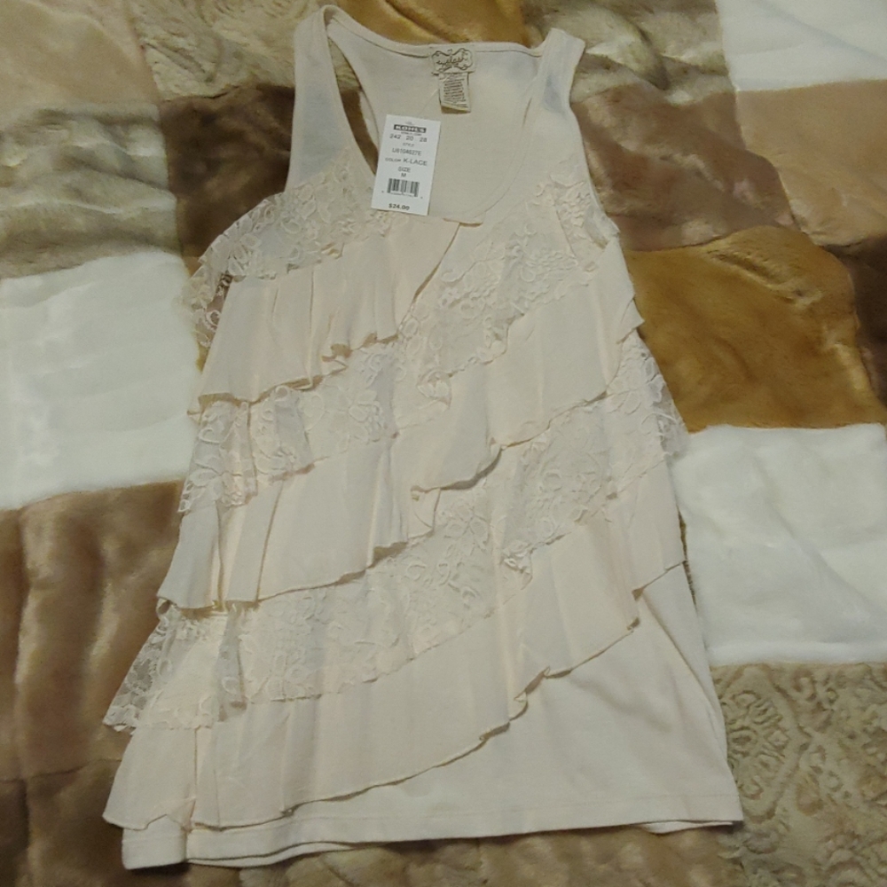 Eyelash ruffled top